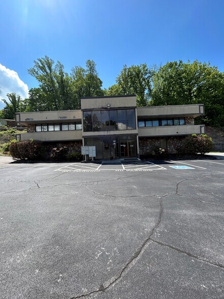 More Photos Of 6515 Clinton Hwy, Knoxville Office For Lease