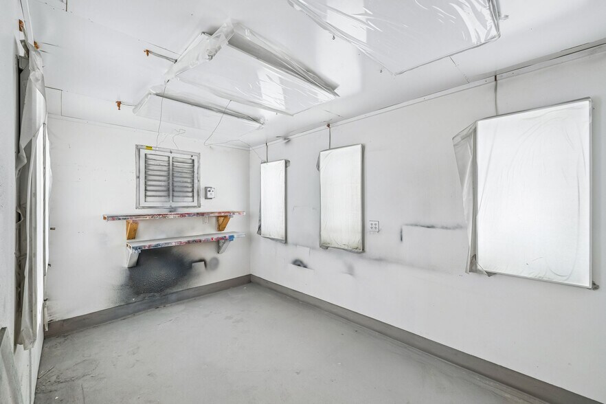 More Photos Of 1719 Signal Point Rd, Charleston Self Storage For Sale