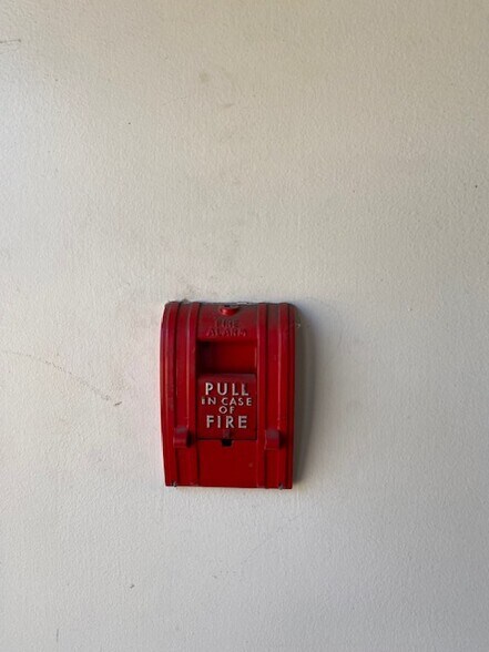 More Photos Of 10 Middletown Ave, North Haven Warehouse For Sale