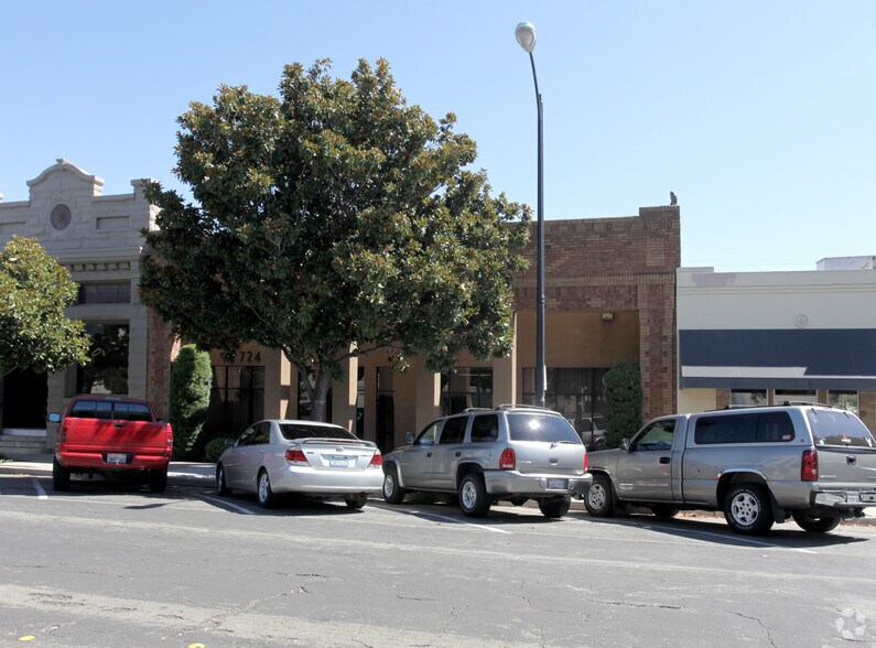More Photos Of 724 10th St, Modesto Office For Lease