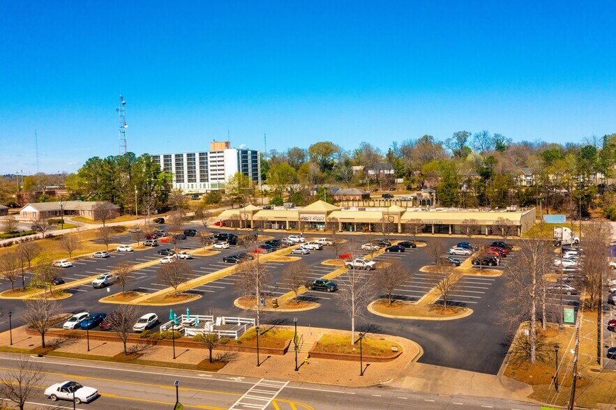 More Photos Of 1359-1367 13th St, Columbus General Retail For Lease