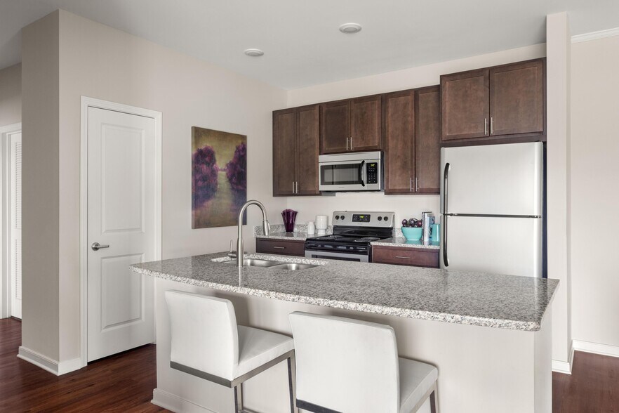 More Photos Of 14400 Palladium Dr, Midlothian Apartments For Sale