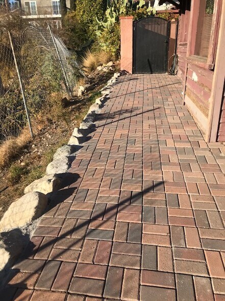 More Photos Of 2757 Foothill Blvd, La Crescenta Freestanding For Sale