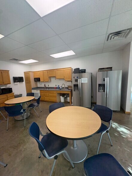 More Photos Of 2702 N Loop 1604 E, San Antonio Office For Lease