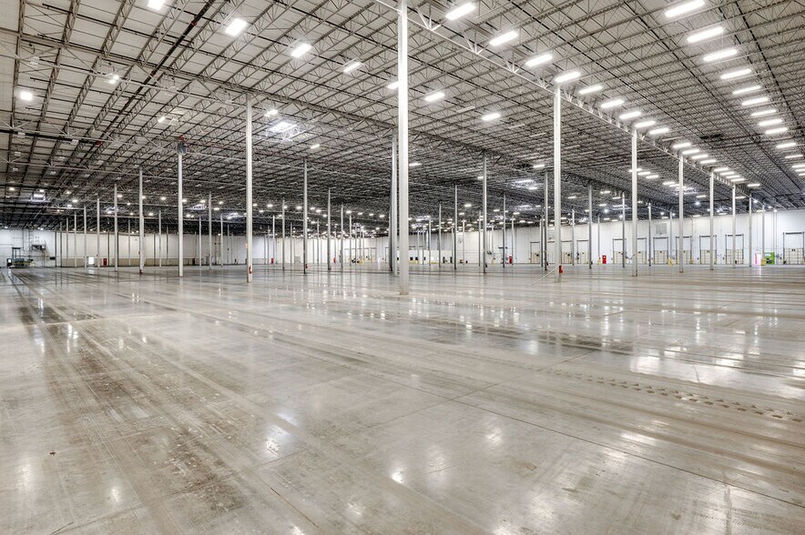 More Photos Of 4715 Mountain Creek Pky, Dallas Manufacturing For Lease