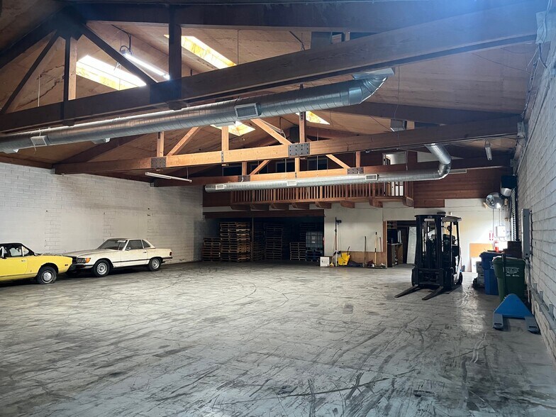 More Photos Of 1000 E Anaheim St, Wilmington Service For Sale