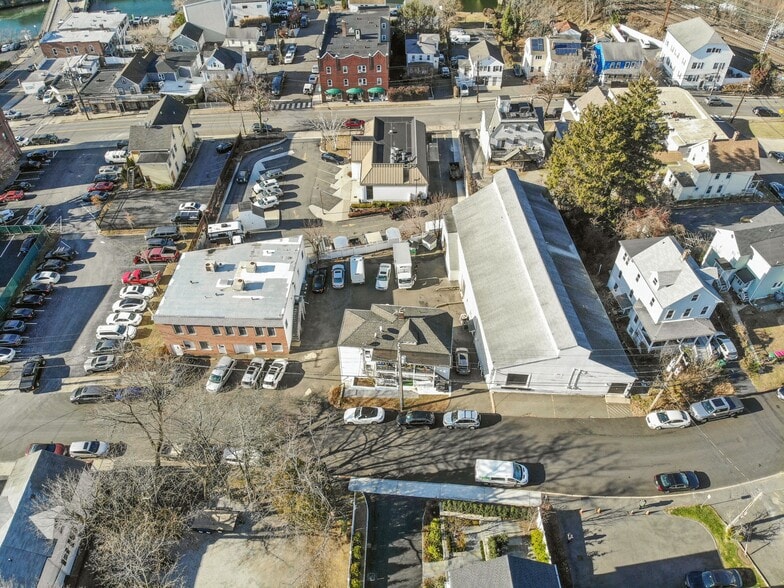 More Photos Of 28 Henry St, Greenwich Warehouse For Lease