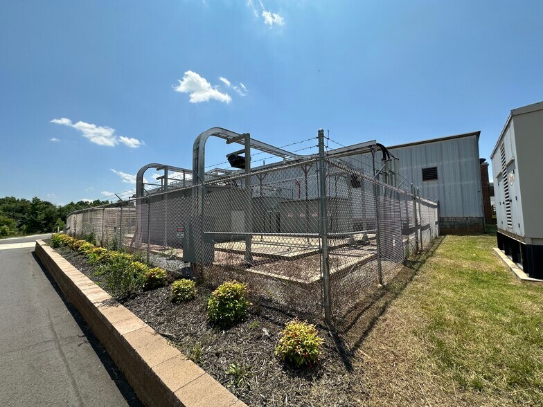 More Photos Of 119 Metrolina Dr, Shelby Manufacturing For Sale