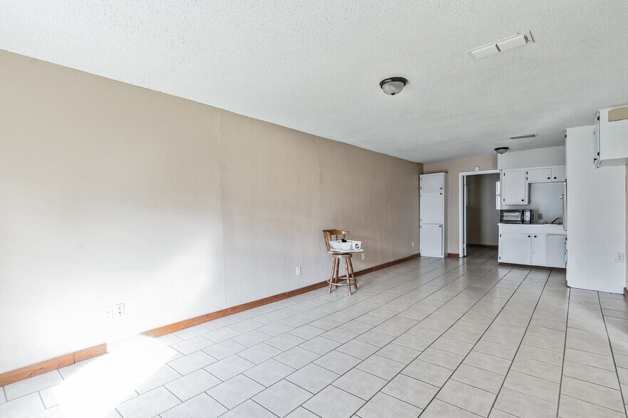 More Photos Of 604 N 3rd St, Haskell Multifamily For Sale