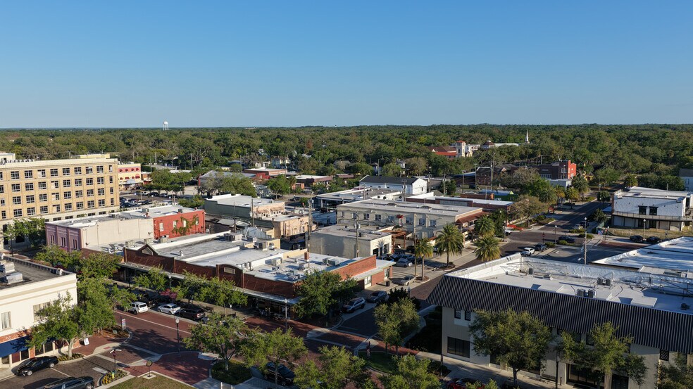 More Photos Of 201 Oak Ave, Sanford Storefront Retail Office For Lease