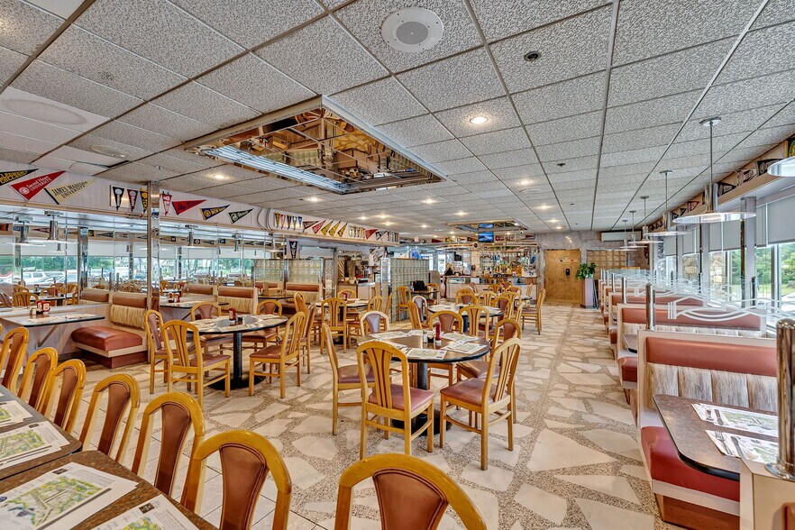 More Photos Of 1908 Old Route 17, Roscoe Restaurant For Sale