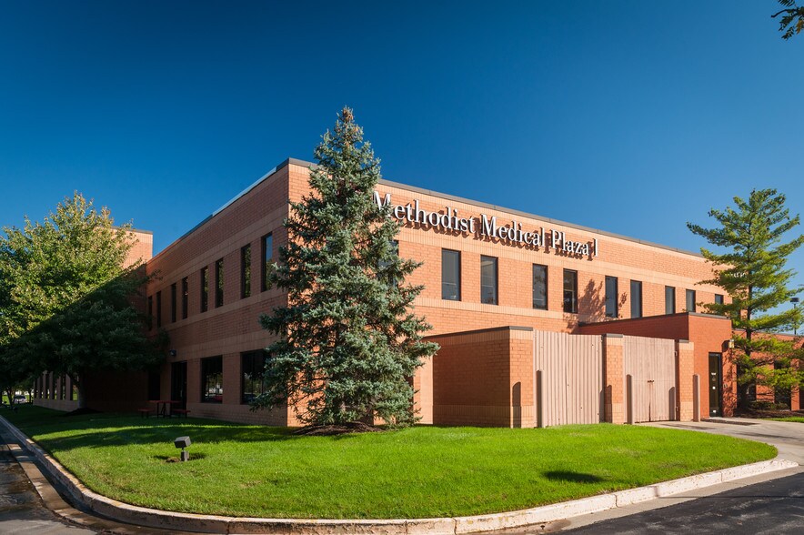 More Photos Of 6820 Parkdale Pl, Indianapolis Unknown For Lease