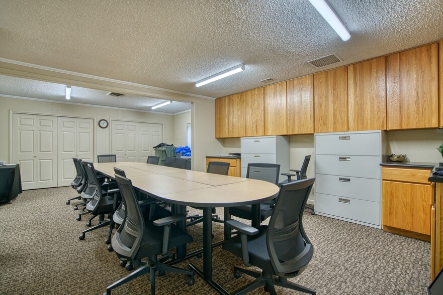 More Photos Of 420 Kimbark St, Longmont Office For Lease