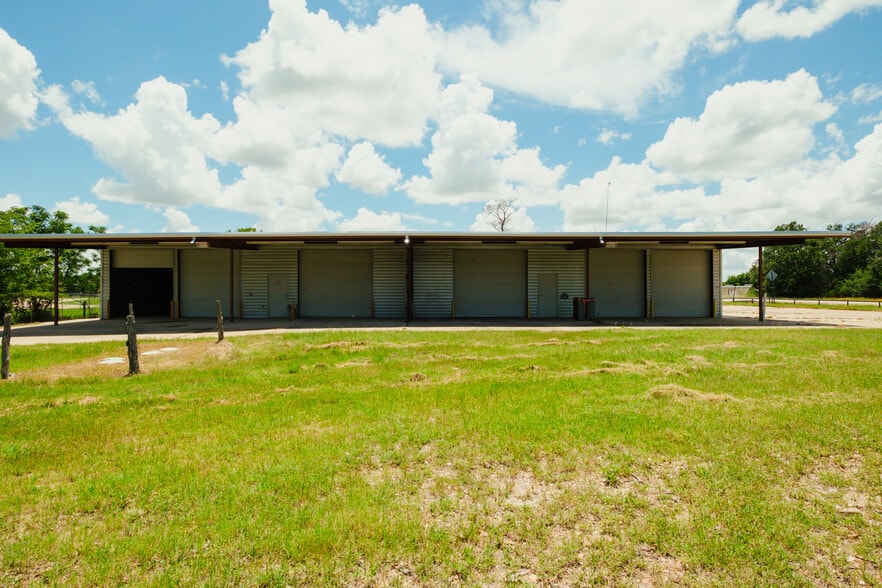 Primary Photo Of 11901 State Highway 30, College Station Showroom For Lease