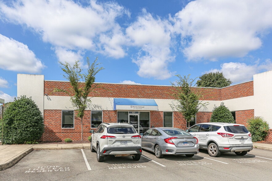 More Photos Of 107 Olde Greenwich Dr, Fredericksburg Office For Sale