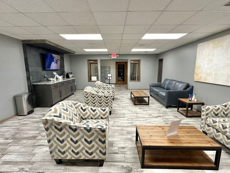 More Photos Of 9245 Calumet Ave, Munster Office For Lease