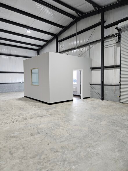 More Photos Of 25 Marigold Ln, Ringgold Warehouse For Lease