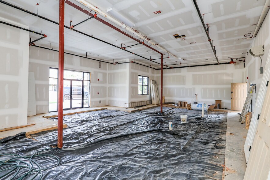 More Photos Of 1004 N Lamar Blvd, Oxford Apartments For Lease