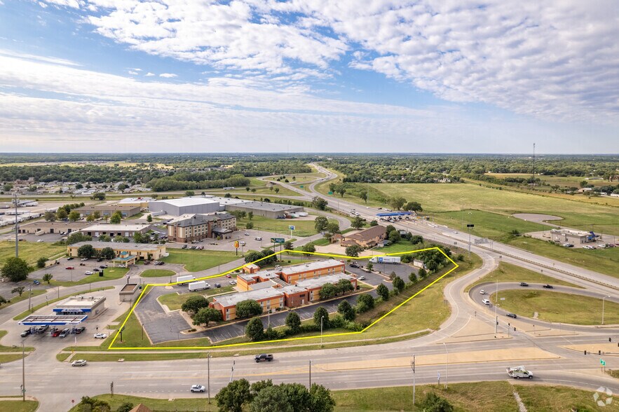 More Photos Of 4849 S Laura St, Wichita Hospitality For Sale