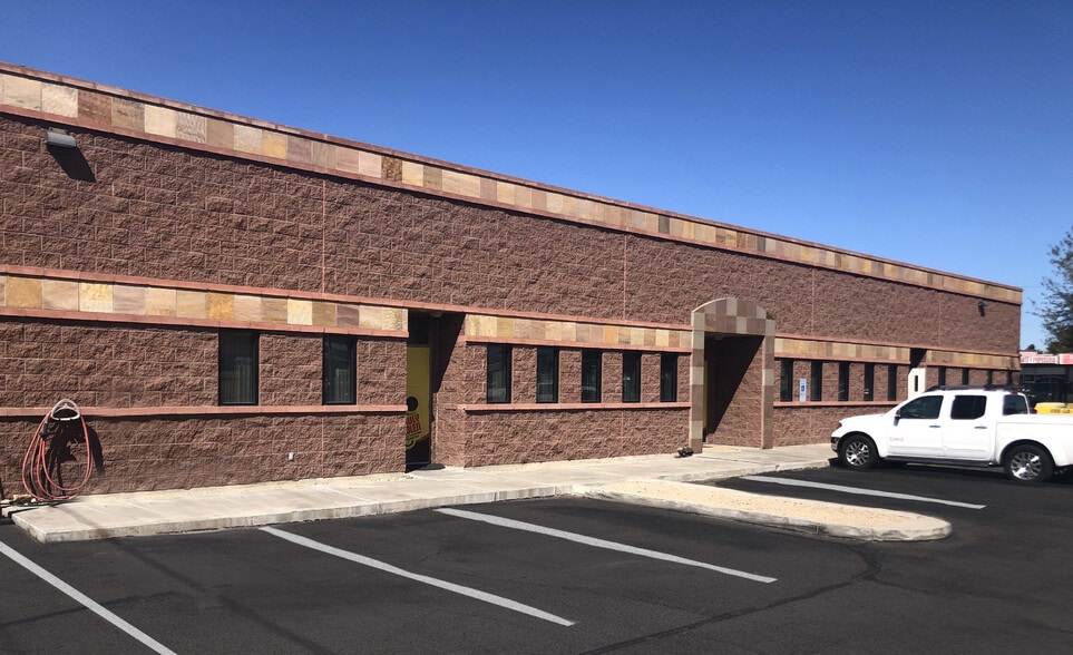 Primary Photo Of 2711 W Indian School Rd, Phoenix Light Distribution For Sale