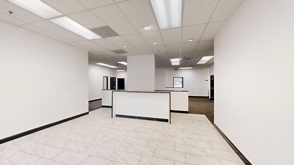 More Photos Of 7300-7356 Greenbriar Pky, Orlando Unknown For Lease