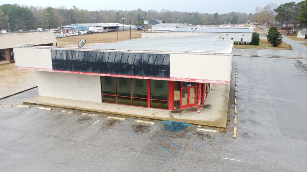 More Photos Of 2239 Temple Ave N, Fayette Freestanding For Lease