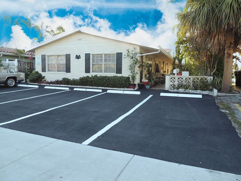 Primary Photo Of 4649 Bougainvilla Dr, Lauderdale By The Sea Apartments For Sale