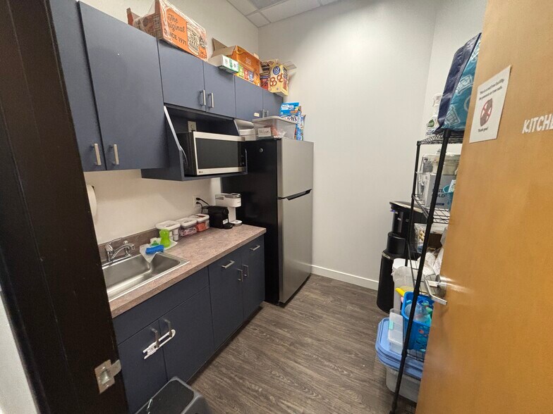 More Photos Of 1830 S Alma School Rd, Mesa Medical For Sale