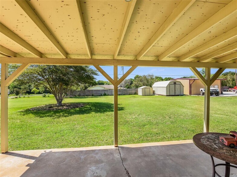 More Photos Of 1612 Shenandoah Dr, Cedar Park Warehouse For Sale