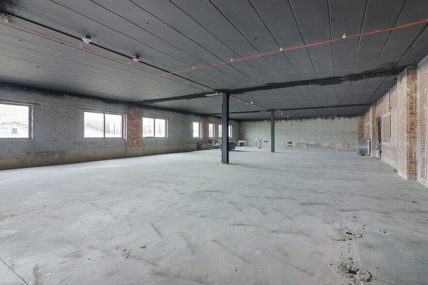 More Photos Of 929 Childs St, Wheaton Warehouse For Sale