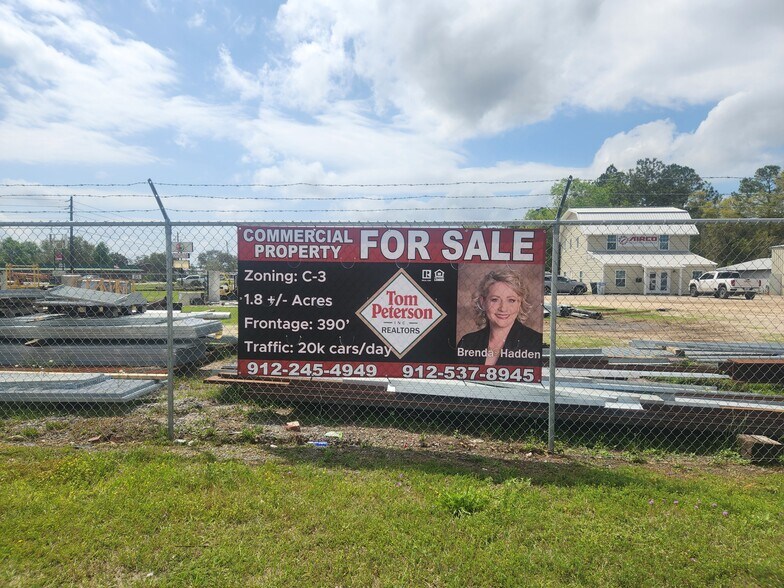 More Photos Of 1563 W Cherry St, Jesup Office For Sale