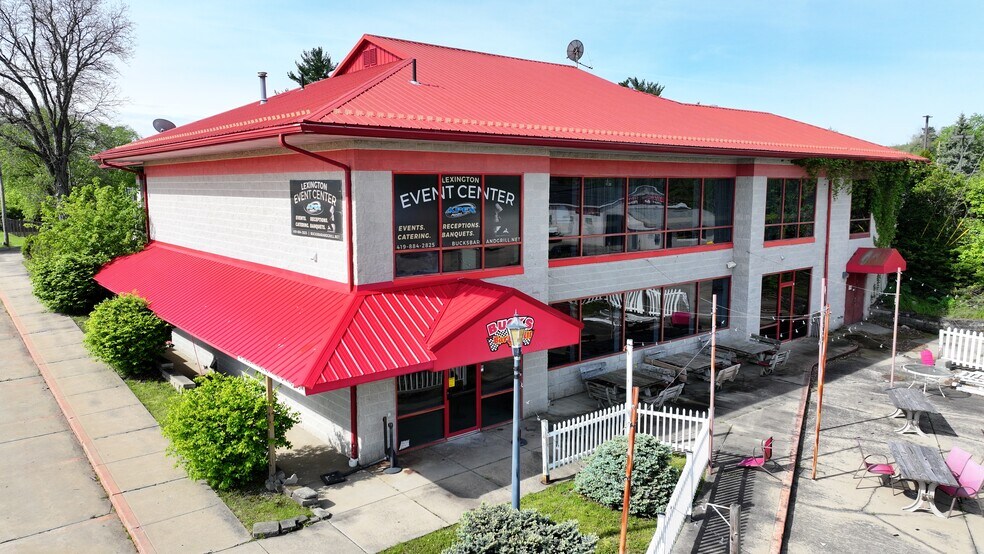 More Photos Of 192 E Main St, Lexington Restaurant For Sale