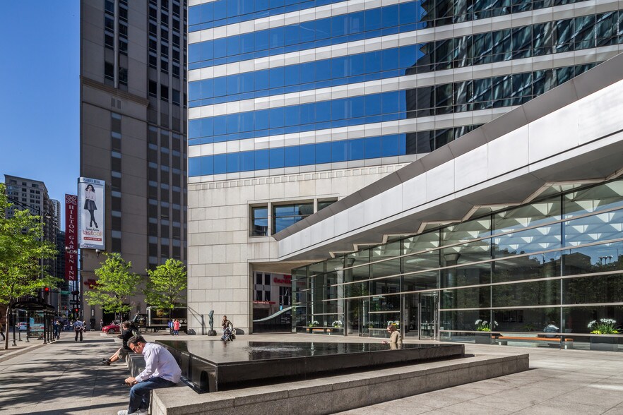 More Photos Of 515 N State St, Chicago Office For Lease