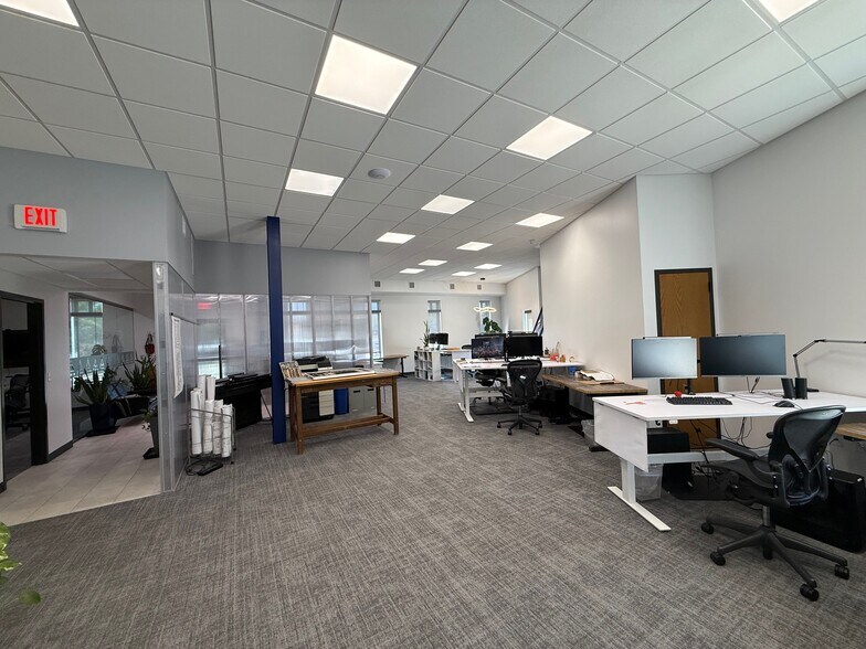 More Photos Of 425 W Gray St, Norman Office For Sale