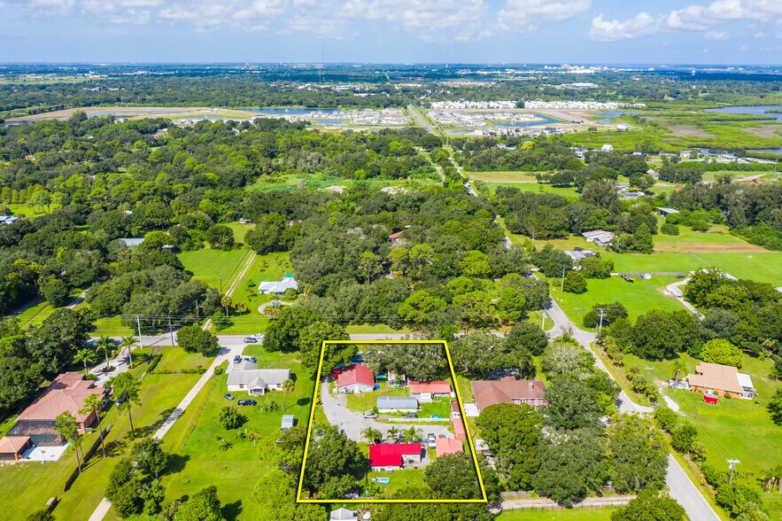 More Photos Of 2609 45th St E, Bradenton Apartments For Sale