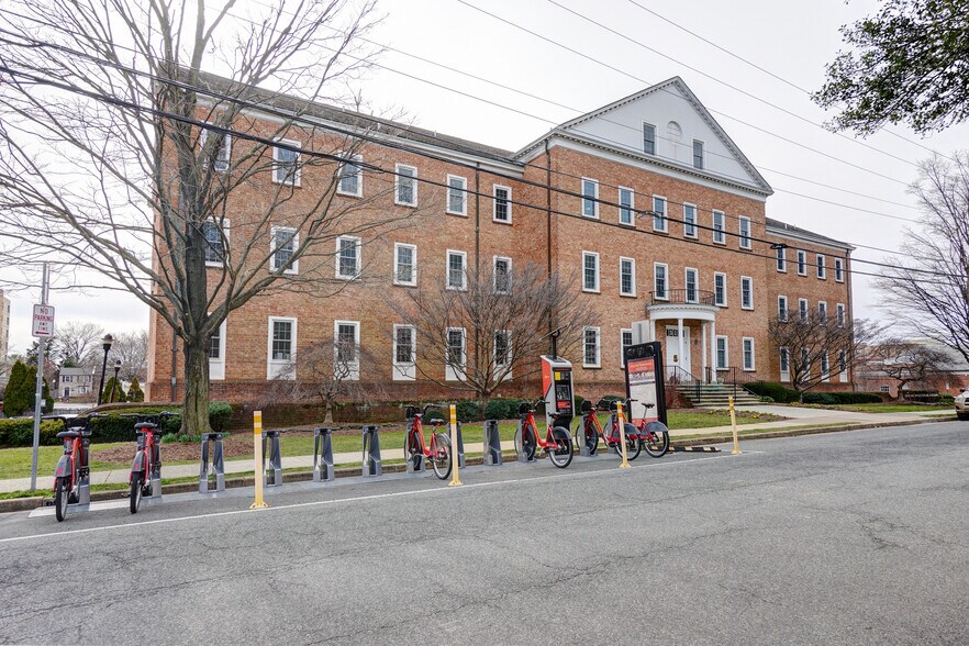 More Photos Of 313 Park Ave, Falls Church Medical For Lease
