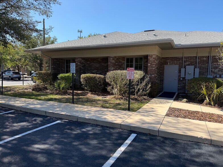 Primary Photo Of 1155 NW 64th Ter, Gainesville Medical For Sale