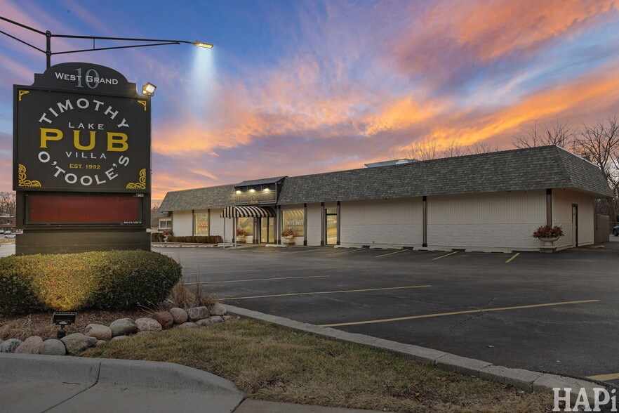 More Photos Of 10 W Grand Ave, Lake Villa Restaurant For Sale