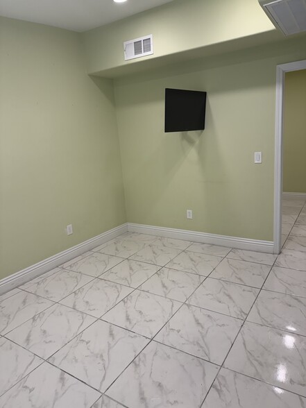 More Photos Of 1610 E Sahara Ave, Las Vegas Freestanding For Sale