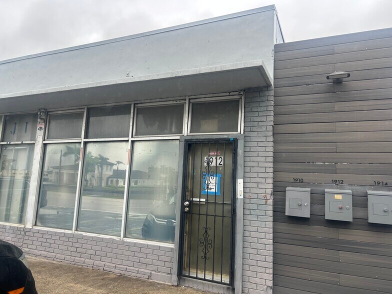 Primary Photo Of 1910 N Dixie Hwy, Hollywood General Retail For Lease