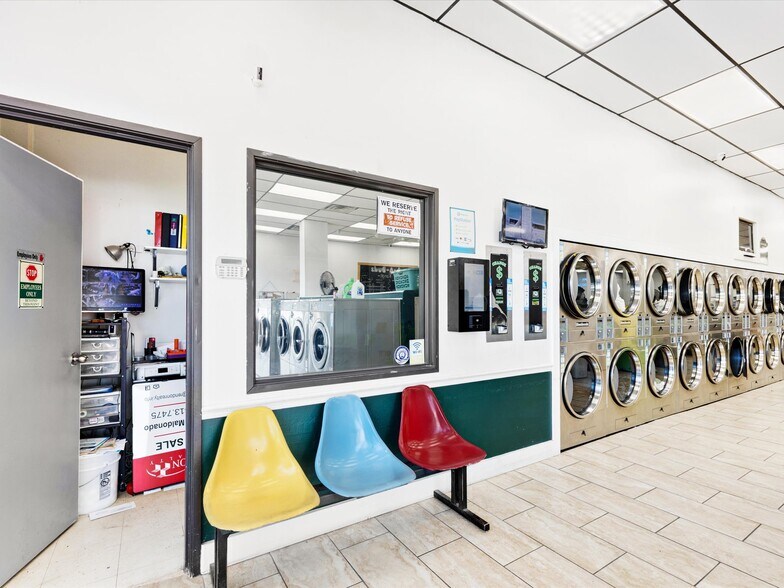 More Photos Of 2203-2215 Gus Thomasson Rd, Dallas Freestanding For Lease