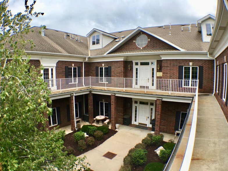 More Photos Of 1370 E Primrose St, Springfield Office For Sale