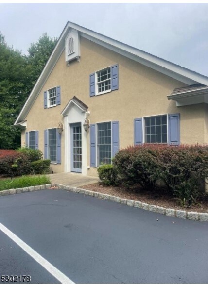 More Photos Of 1 Brookfield Glen Dr, Belvidere Office For Lease
