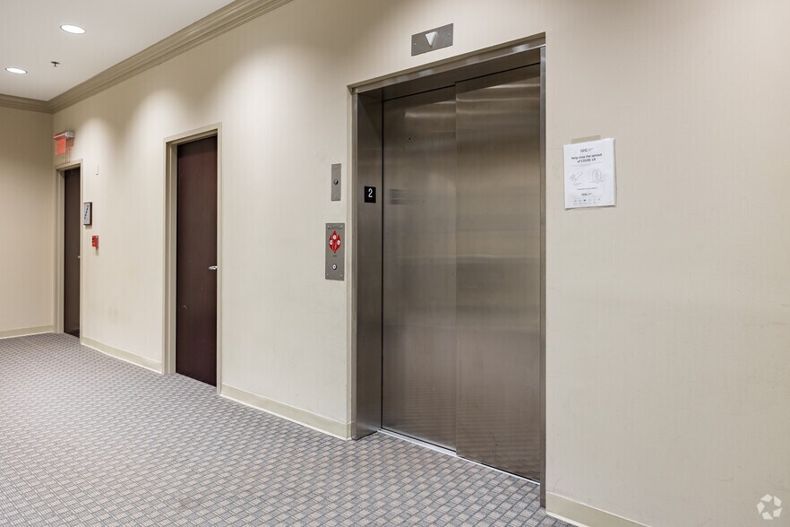 More Photos Of 320 W Lanier Ave, Fayetteville Coworking Space