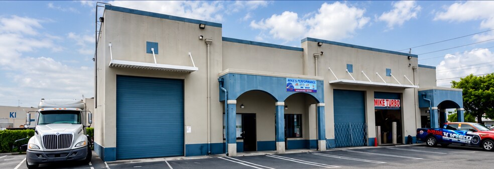 Primary Photo Of 12640 NW South River Dr, Medley Warehouse For Lease