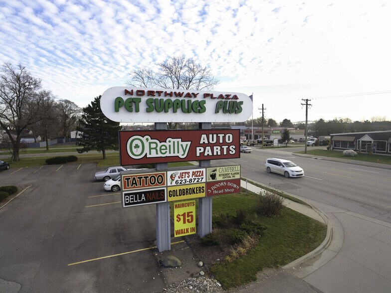 More Photos Of 5300-5360 Dixie Hwy, Waterford Freestanding For Lease