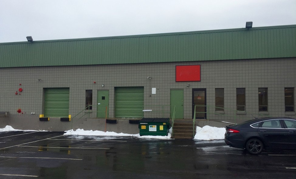 More Photos Of 35 Industrial Pky, Woburn Warehouse For Lease