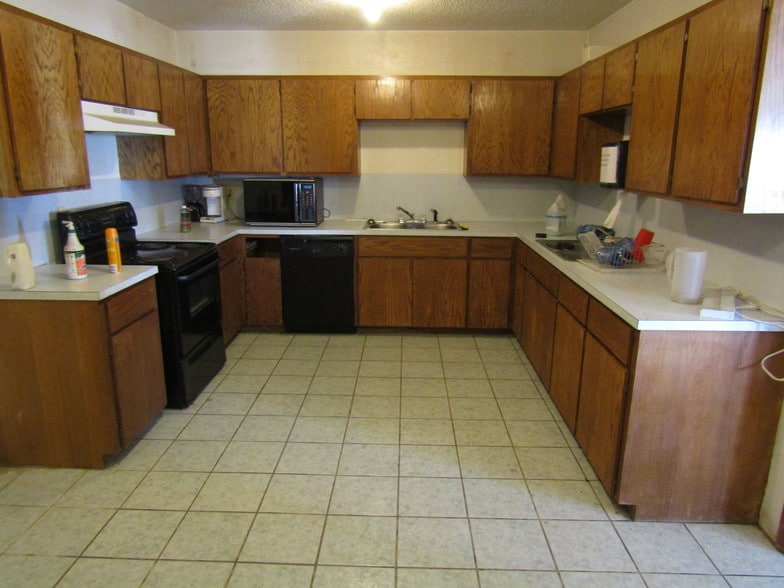 More Photos Of 45021 County Street 2700, Cyril Industrial For Sale