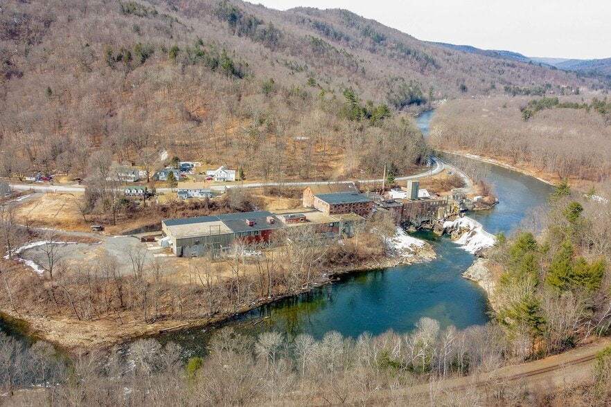 More Photos Of 1190 Huntington Rd, Huntington Manufacturing For Lease