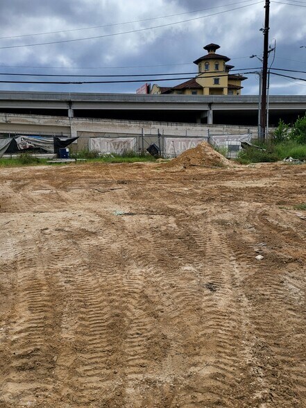 More Photos Of 519 Elm St, San Antonio Land For Sale